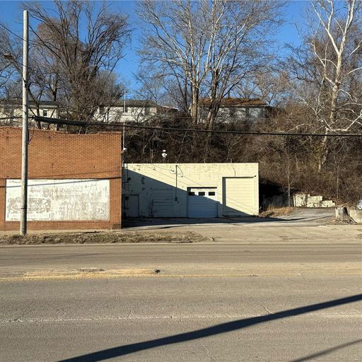 2624 E Broadway Alton, IL
				62002