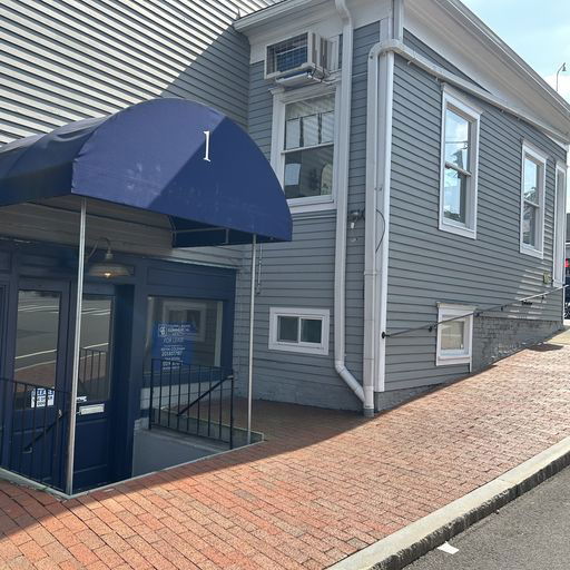 1 East Avenue New Canaan, CT
				06840