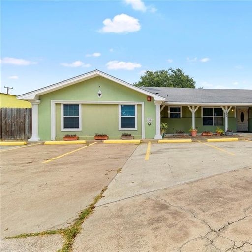 522 N Main Street Donna, TX
				78537