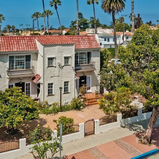 902 16th Street Santa Monica, CA
				90403