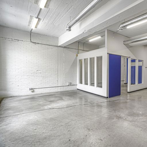 6525 ST-LAURENT suite  200 Montreal, QC
				H2S 3C5