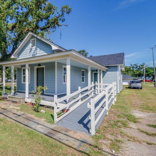 228 E Railroad Street Long Beach, MS
				39560