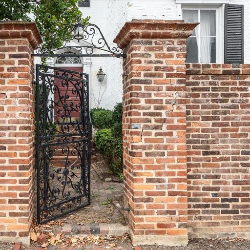 230 W Boscawen Street Winchester, VA
				22601