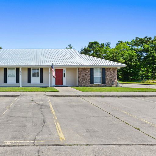 831 Us-90 Bay Saint Louis, MS
				39520