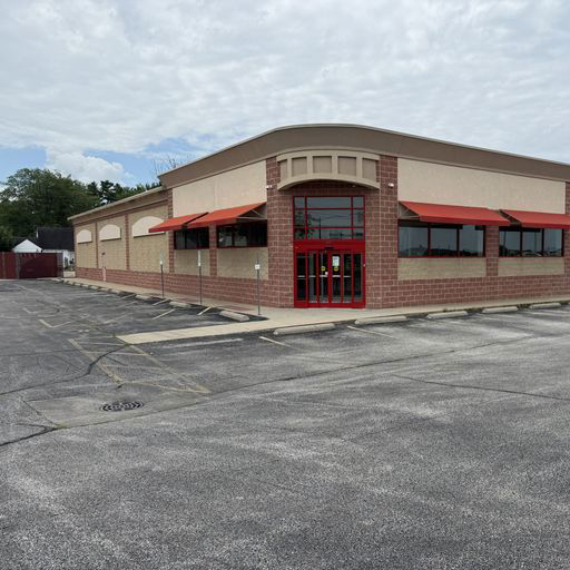 1301 N State Rd Flora, IL
				62839