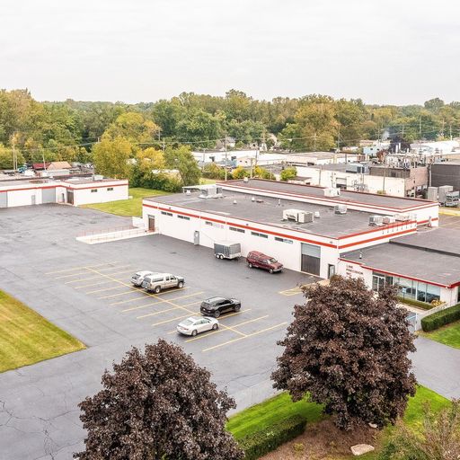 31666 W 8 Mile rd Farmington Hills, MI
				48336