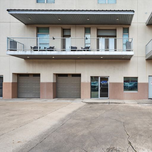 613 Austin Ave Waco, TX
				76701