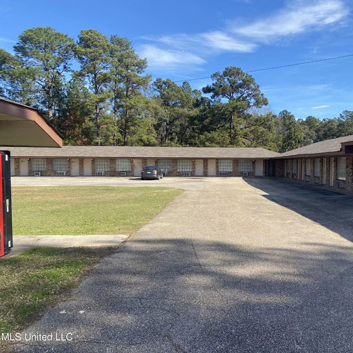 404 E Frontage Drive Wiggins, MS
				39577