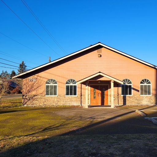 7714 Douglas St W Seattle, WA
				98198